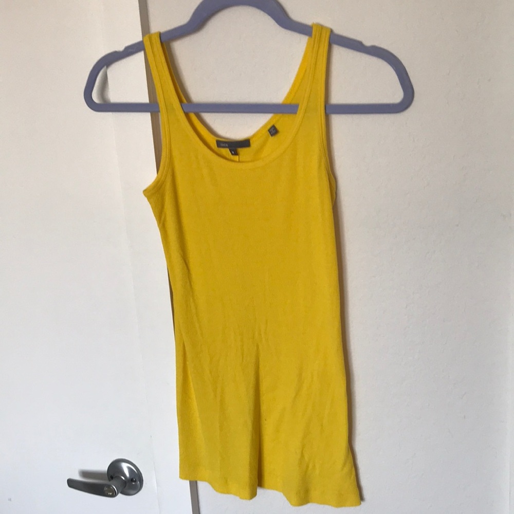 Vince scoop neck yellow ribbed tank top Sz M